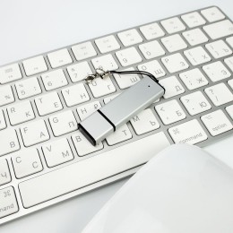 Разное Флешка Glide, 16 Гб