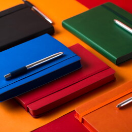 Happy gifts Ежедневник датированный на 2022 год Shady, А5, зеленый, кремовый блок, темно-зеленый обрез