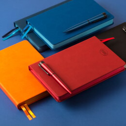 Happy gifts Ежедневник датированный на 2022 год Softie, А5, бордовый, кремовый блок, бордовый обрез