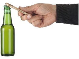 - Бамбуковая открывалка для бутылок Barron, дерево