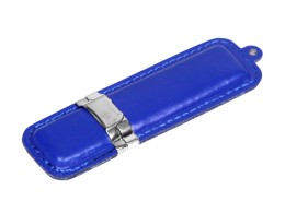 - USB 3.0- флешка на 64 Гб классической прямоугольной формы