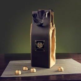 Happy gifts Кейс для бутылки вина; 11х11х31 см; искуccтвенная кожа; шильд