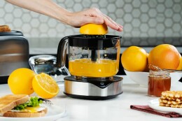 Molti Электрическая соковыжималка для цитрусовых Source Force, серебристо-черная