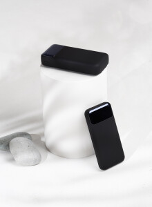 mid-oceangift Зарядное (22.5W) устройство "Top Grade SOFTTOUCH" 20000 mAh с подсветкой логотипа, встроенными кабелями и цифровым индикатором заряда