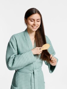 сделано в России Расческа массажная Vihri, овальная