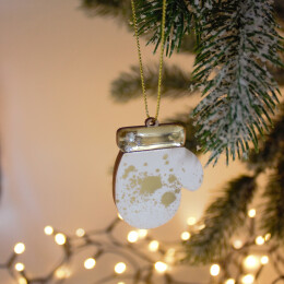 1 Ёлочная игрушка Варежка (белый с золотым )