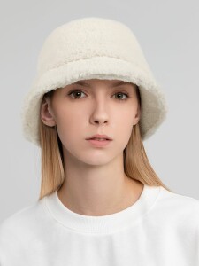 Manevr Панама Oblako, утепленная, молочно-белая