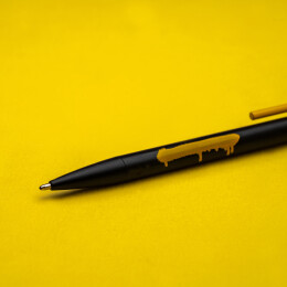 Разное Набор Pininfarina Banksy Метатель цветов: шариковая ручка GrafeeX и блокнот линованный из каменной б