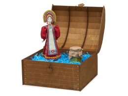 Разное Подарочный набор: кукла фарфоровая, крем-мед, красный