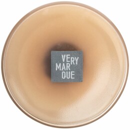 Very Marque Ароматическая свеча Flikka, сосна и кипарис, бежевая