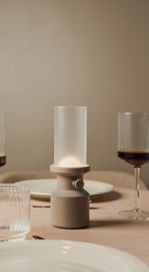 Разное Настольная лампа VINGA Niori из переработанного пластика RCS