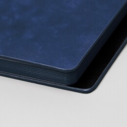 Enote Ежедневник недатированный Solas, формат А5, с магнитом темно-синий, кремовый блок в линейку