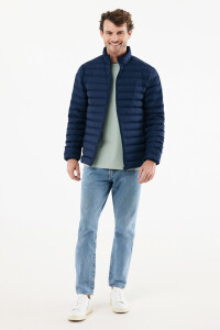 Разное Мужская стеганая куртка Iqoniq Maiko из переработанного полиэстера AWARE™