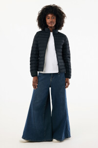 Разное Женская стеганая куртка Iqoniq Maiko из переработанного полиэстера AWARE™