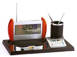 Разное Настольный прибор "Монреаль": часы, радио, калькулятор, подставка под ручки, бумажный блок