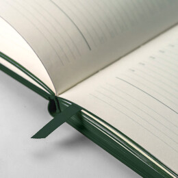 Enote Ежедневник недатированный Solas, формат А5, с магнитом, зеленый, кремовый блок в линейку