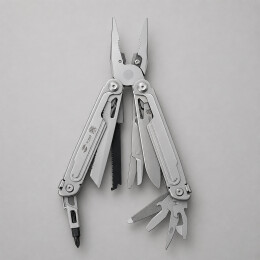 Stinger Мультитул Stinger, 113 х 22 мм, 21 функция, сталь, серебристый, в картонной коробке, в комплекте нейлоновый чехол