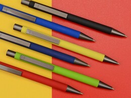 UMA Ручка шариковая UMA «STRAIGHT GUM» soft-touch, с зеркальной гравировкой, красный