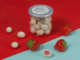 Eat & Bite Клубника в йогуртовой глазури