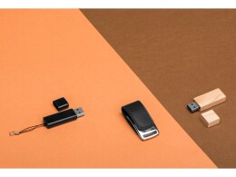 Noname Флеш-карта USB 2.0 16 Gb с магнитным замком "Vigo", черный/серебристый