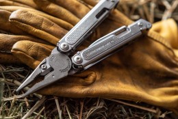 Leatherman Мультитул Free P4